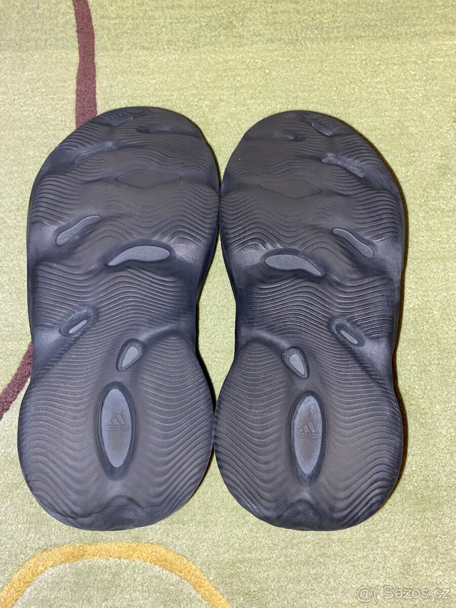 Yeezy Foam Rnnr Onyx - 4