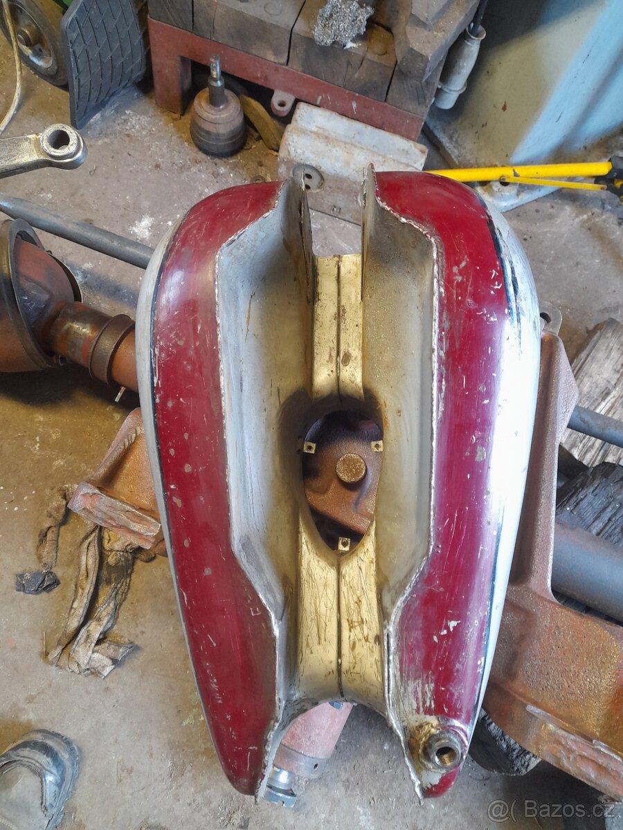 Jawa pérak nádrž - 4