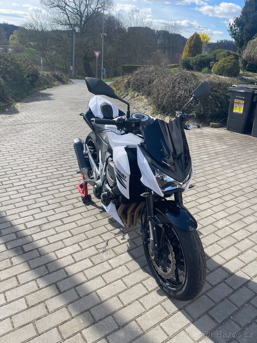 KAWASAKI Z800 - 4