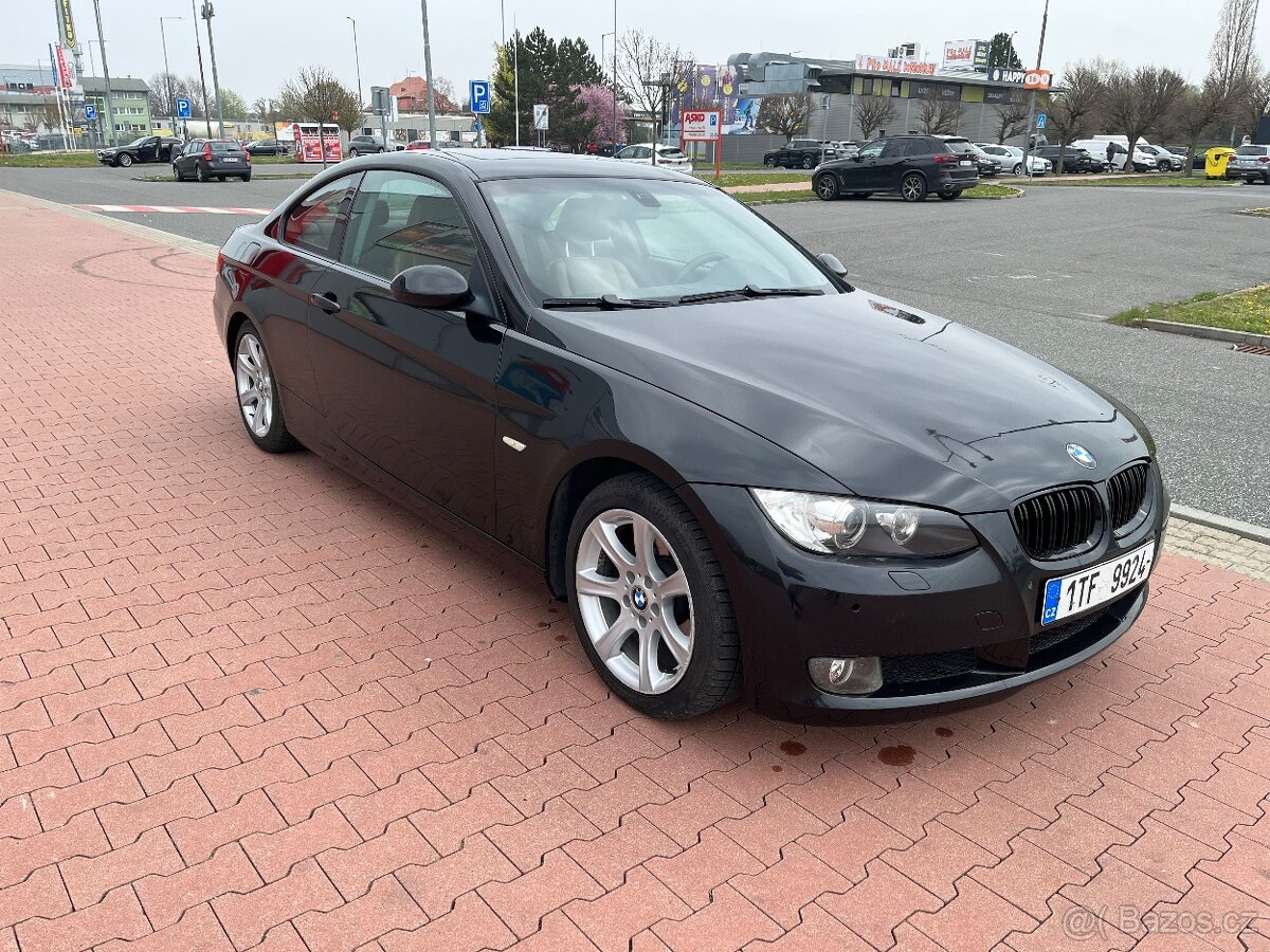 BMW 320i Coupe - 4