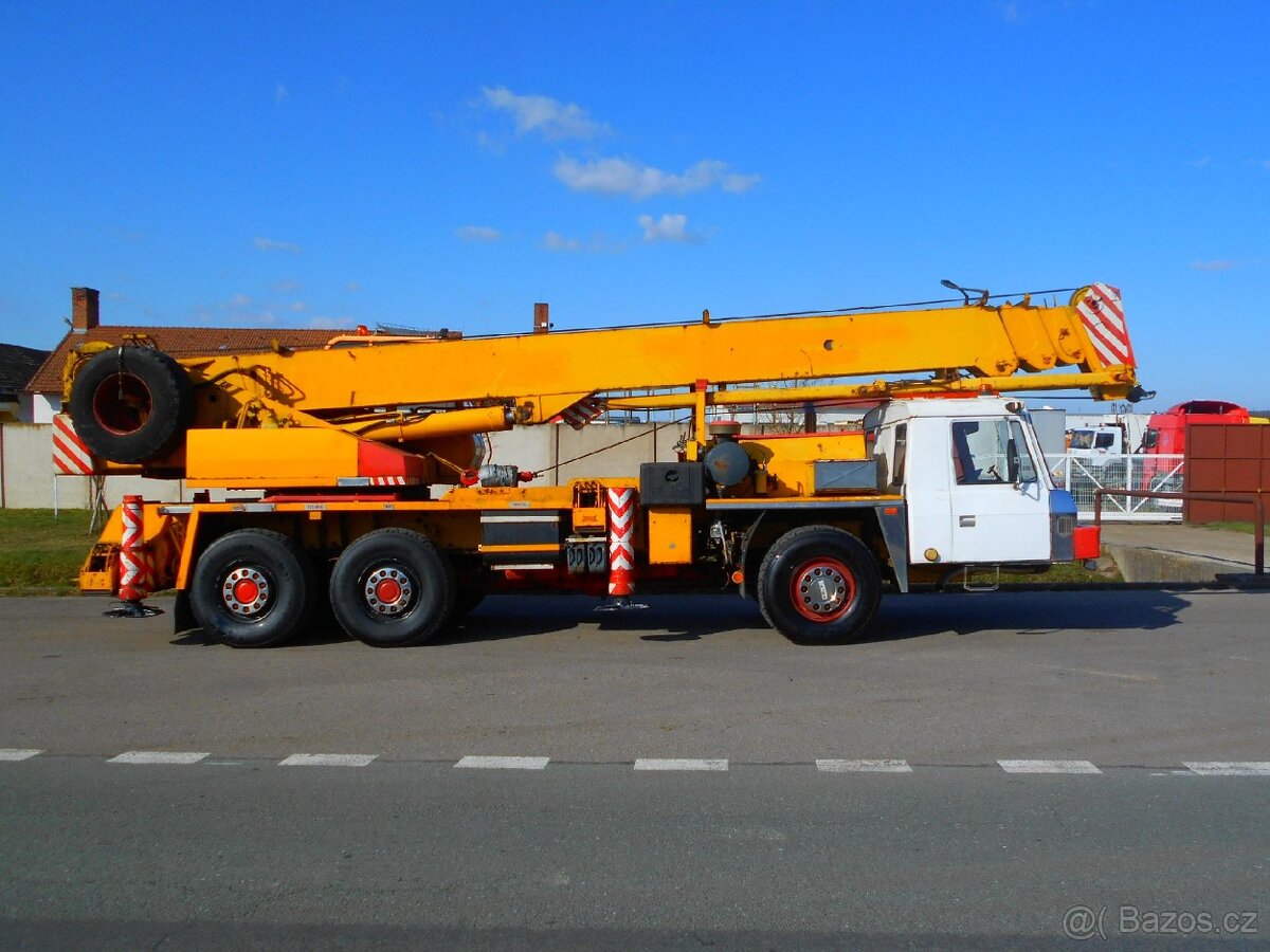 TATRA T815 AD28 6x6 - 4