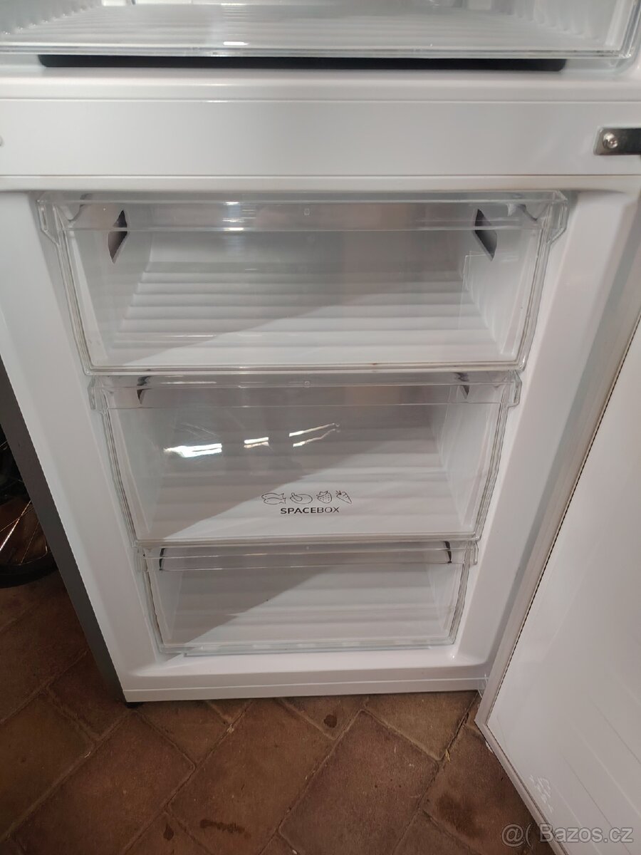 Lednička Gorenje - 4