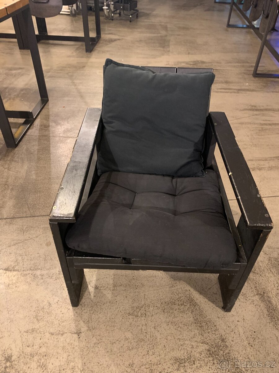 Restaurační nábytek – masivní dubové stoly a židle - 4