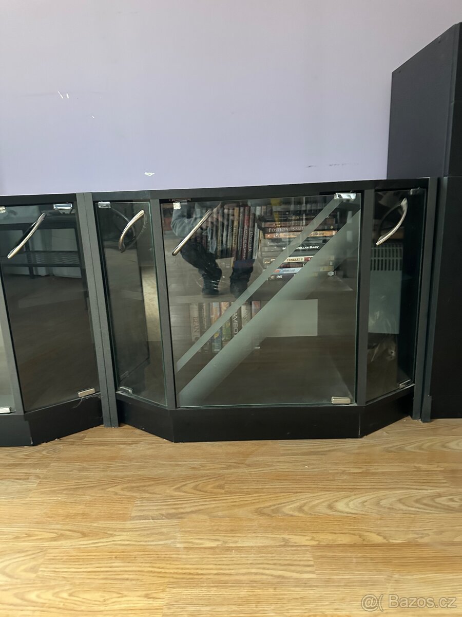 Starsi zachovali nábytek - 4