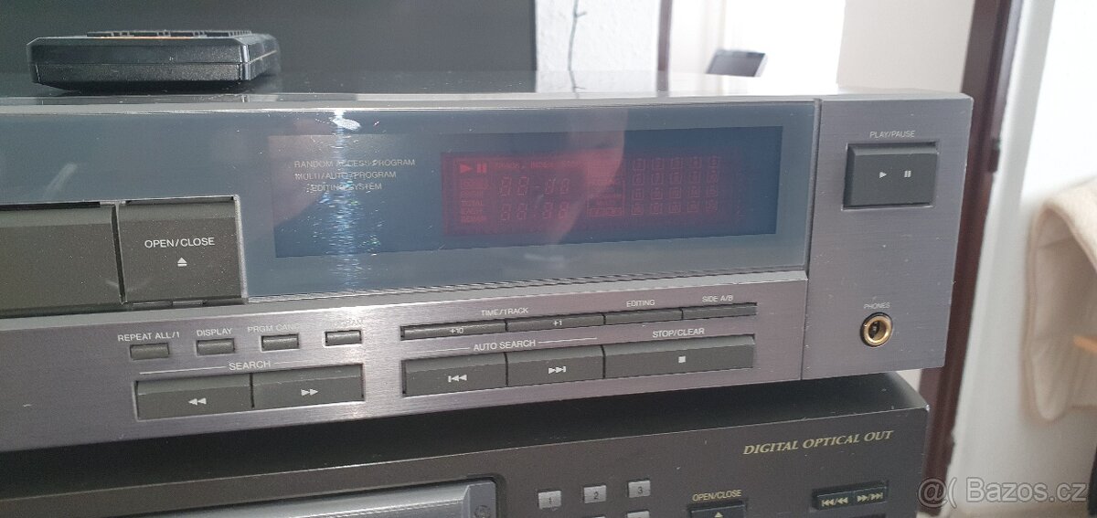 Prodám JVC- XL-V 235, CD-PLAYER, 16BIT, ve výborném stavu i - 4