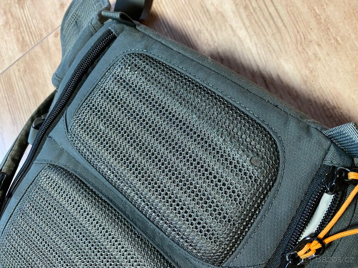 Lowepro Flipside Trek BP 350 AW - 4