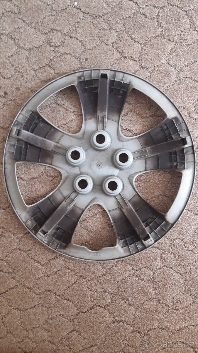 Poklice Kia 16" - 4