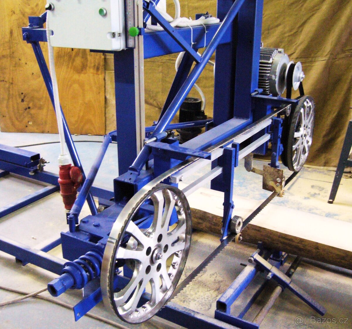 Kmenová pásová pila. Pasovnice na pilu. - 4