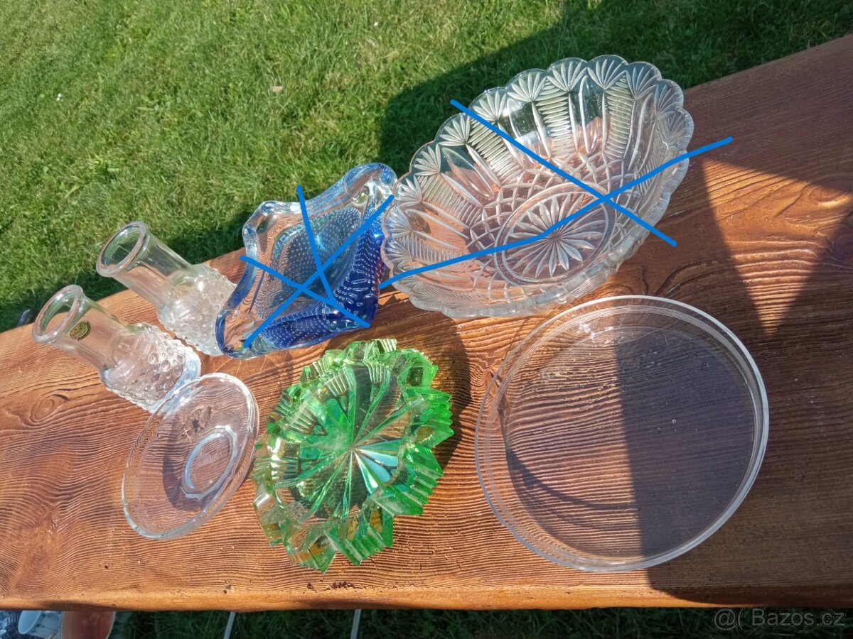 Skleněné retro,popelník, vázička, misky - 4