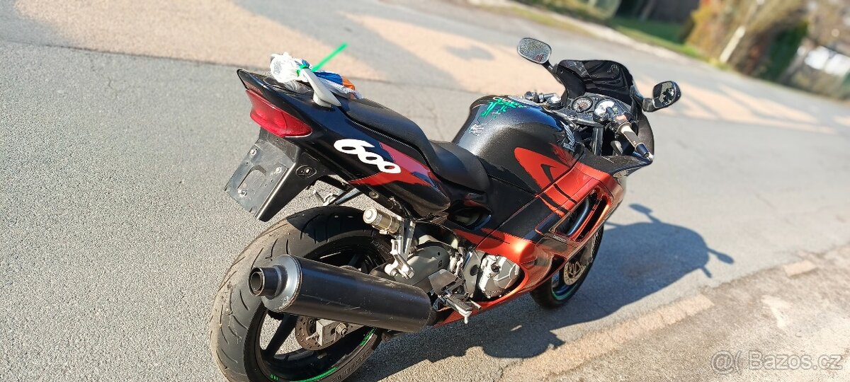 Honda CBR 600f - 4
