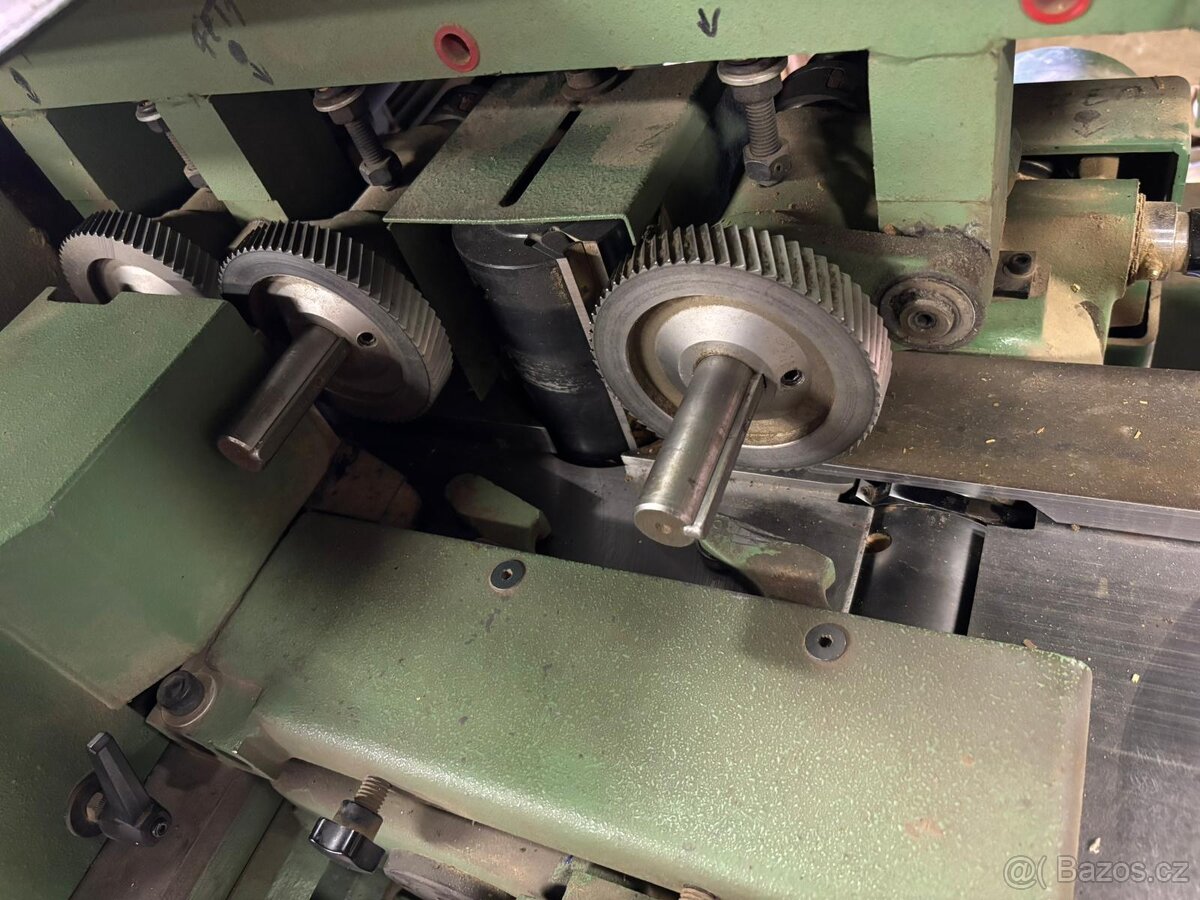 Čtyřstranná frézka - 4