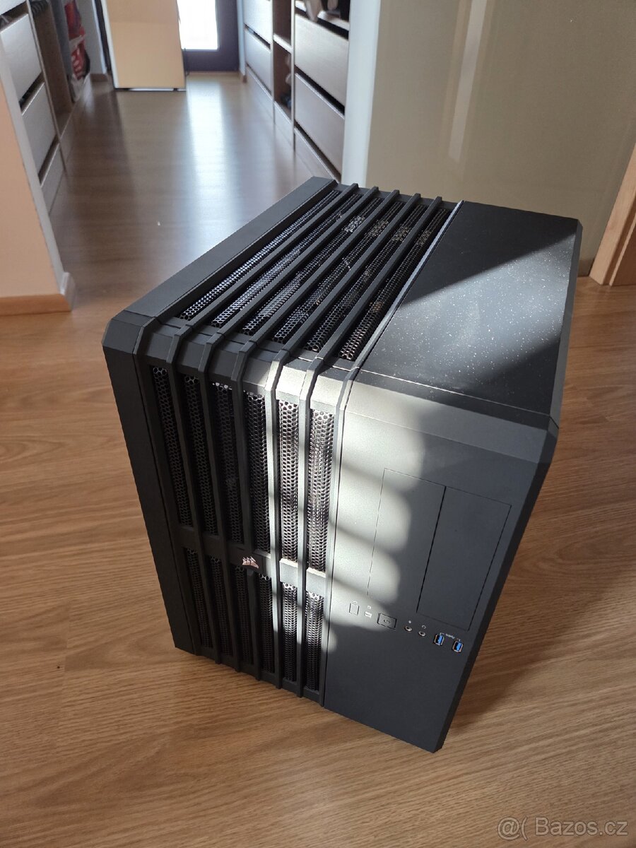 PC skříň Corsair Carbide Series Air 540 - 4