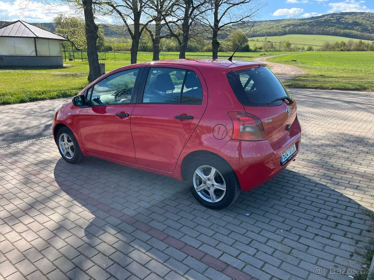 Toyota Yaris 1.0 VVT-i - 4