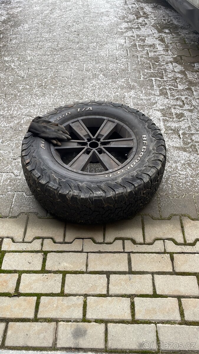Kola 6x114,3 R17- OZ Racing - 4