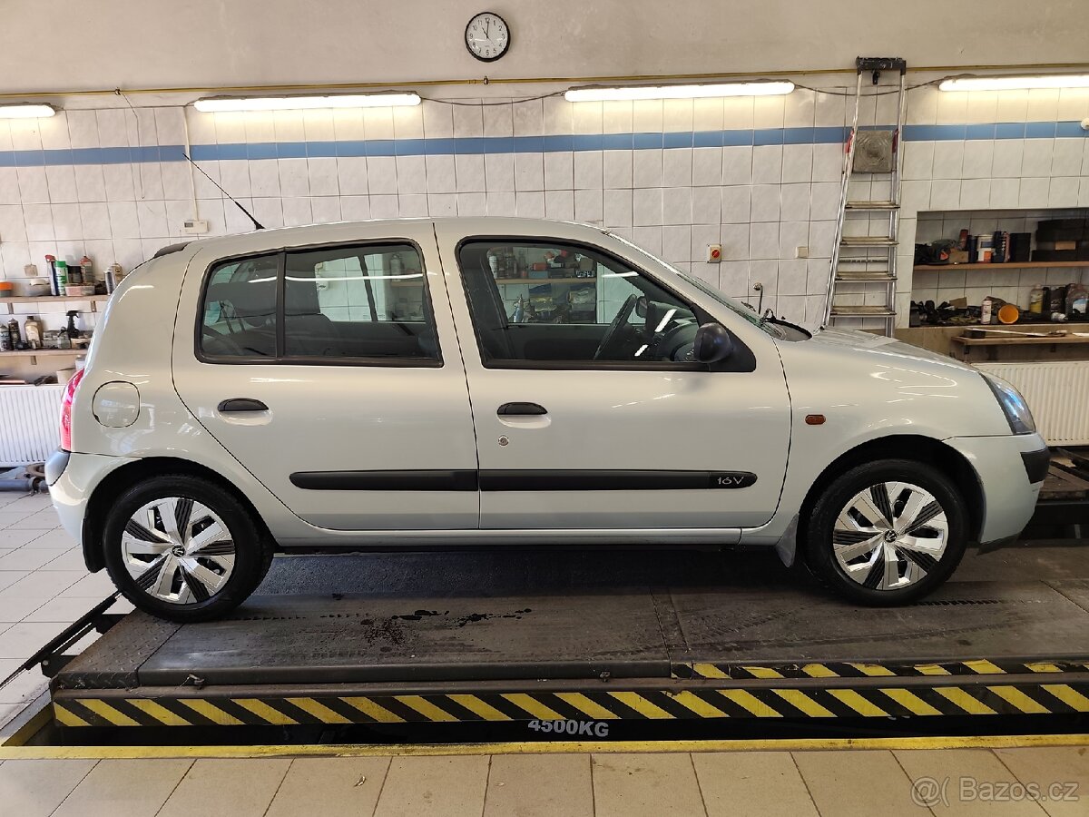 Renault Clio 1.2 55 kw r. v. 8/2002 - 4