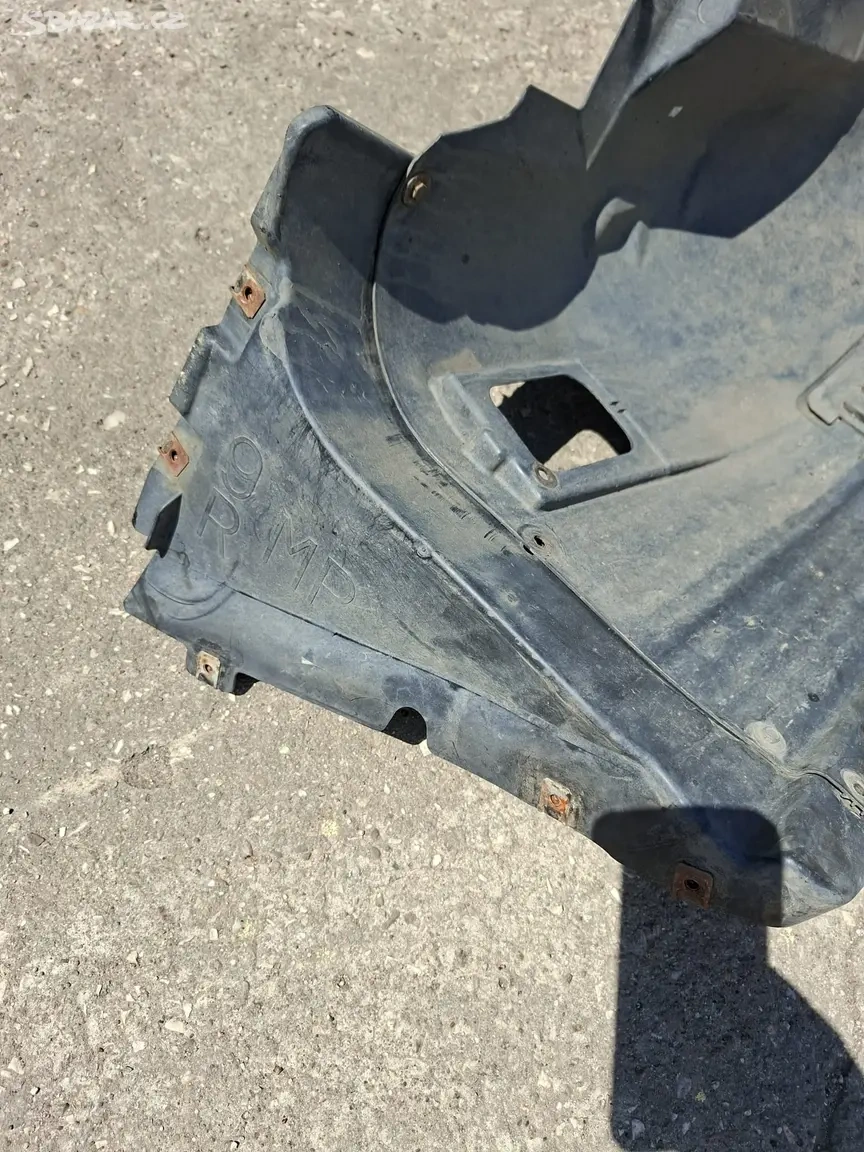 Pravá přední špička podběhu BMW e90 e91 M paket - 4