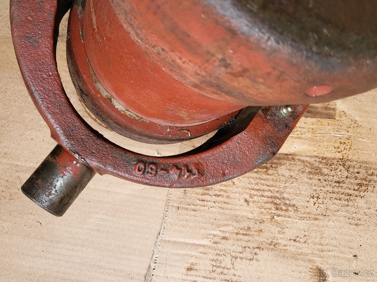 Mailer, hydraulický zvedák - 4