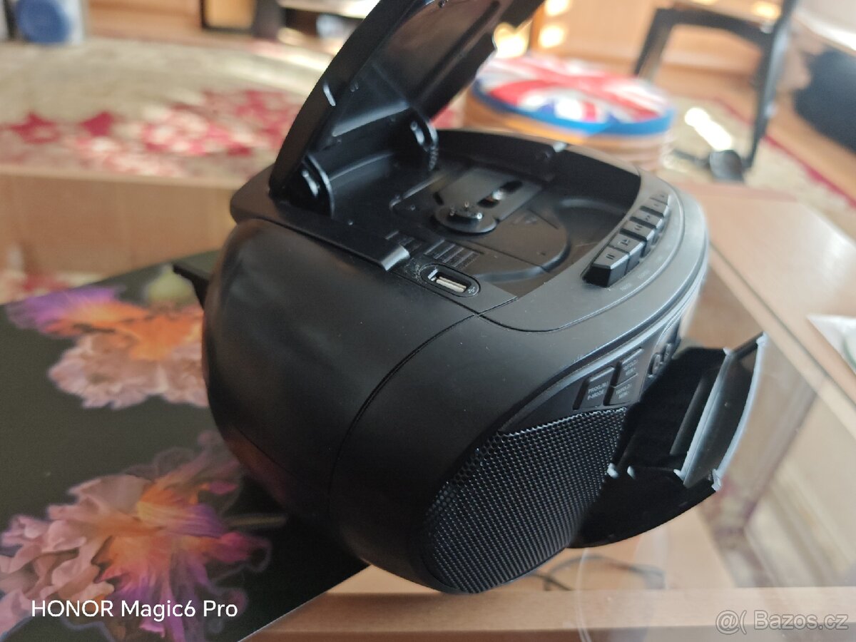 Rádio magnetofon JVC - 4