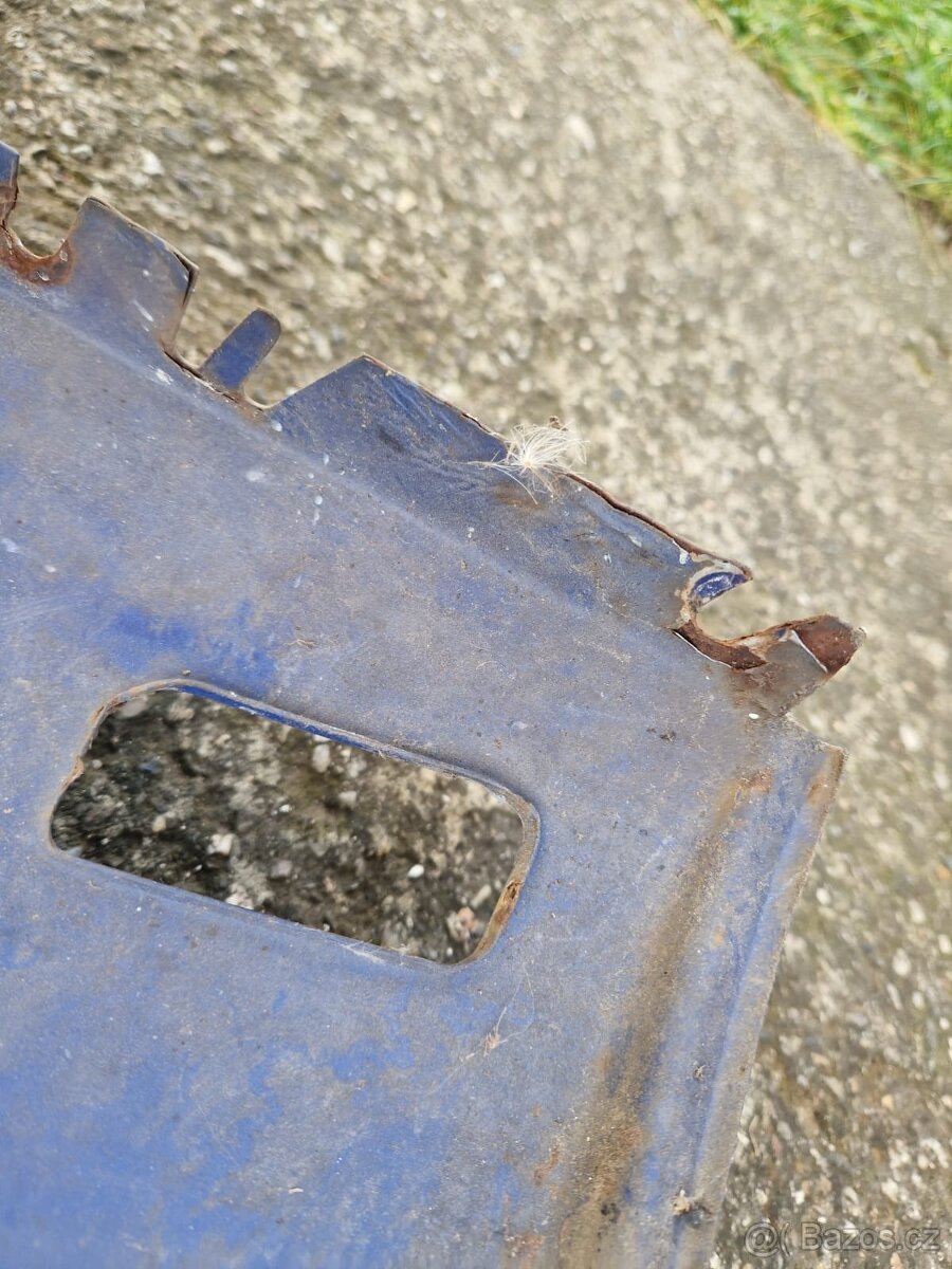 Zadní čelo Škoda 105, 120, 130 s výřezem na příčný výfuk - 4