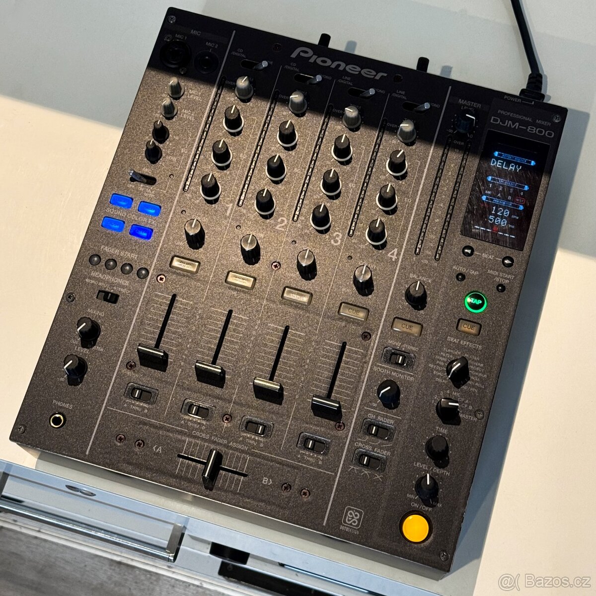 Pioneer DJM800 - 4