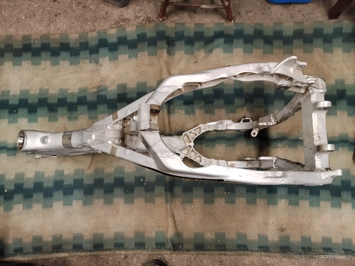 Prodám rám Yamaha YZF250 - 4