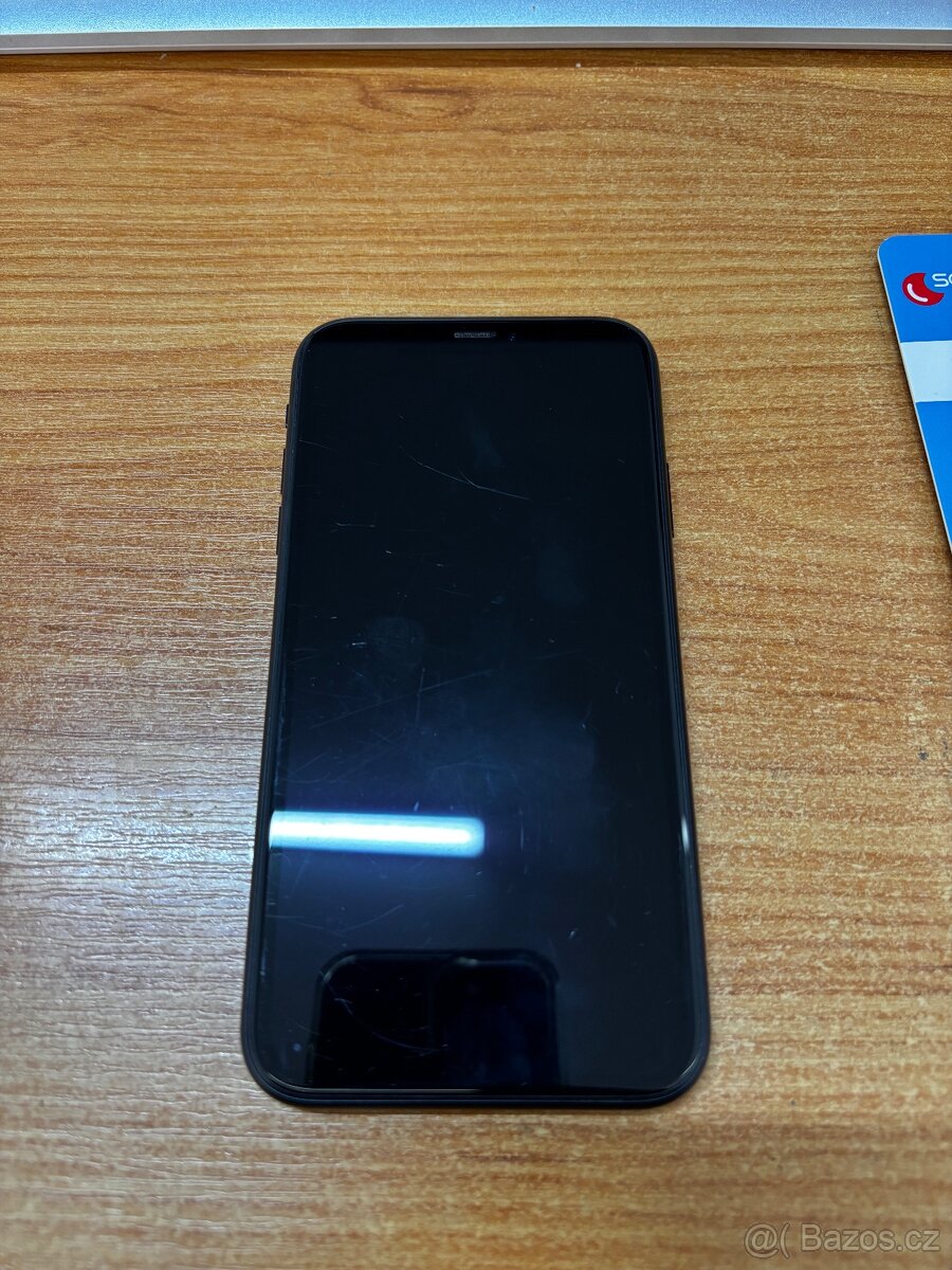 Apple iPhone XR - 64GB - 4