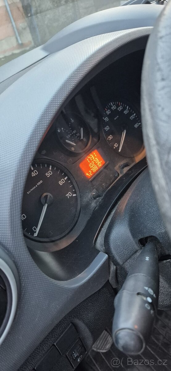 Prodám peugeot partner - 4