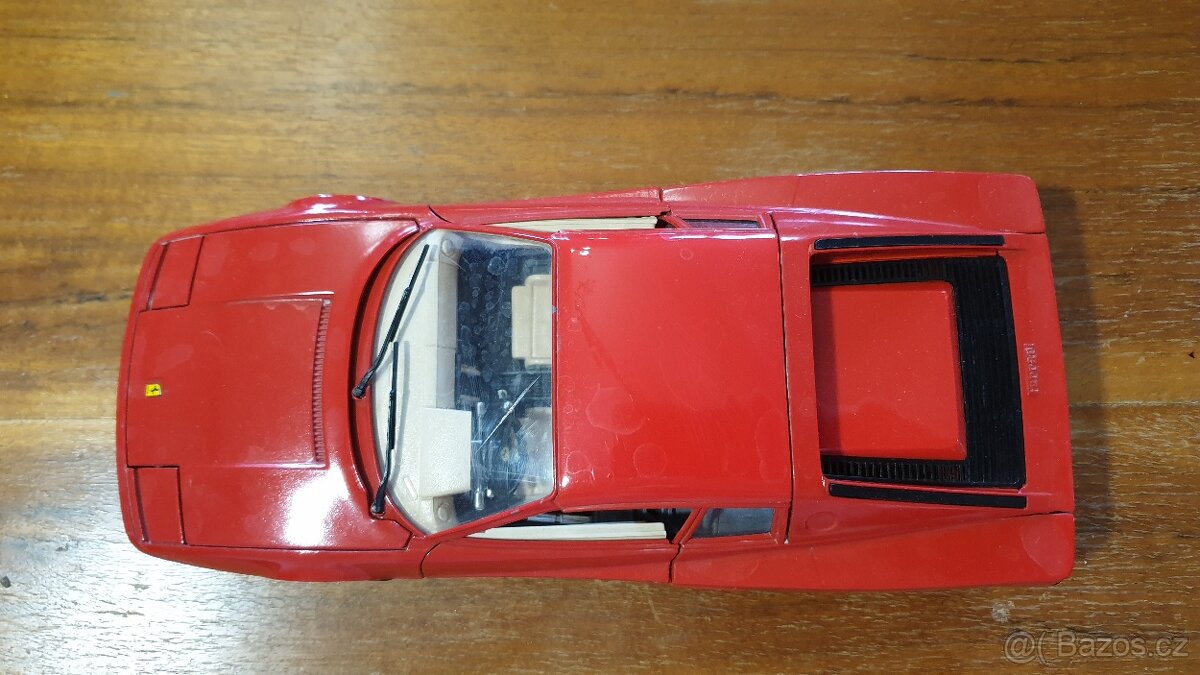 Prodám Ferrari Testarossa 1:18 - 4