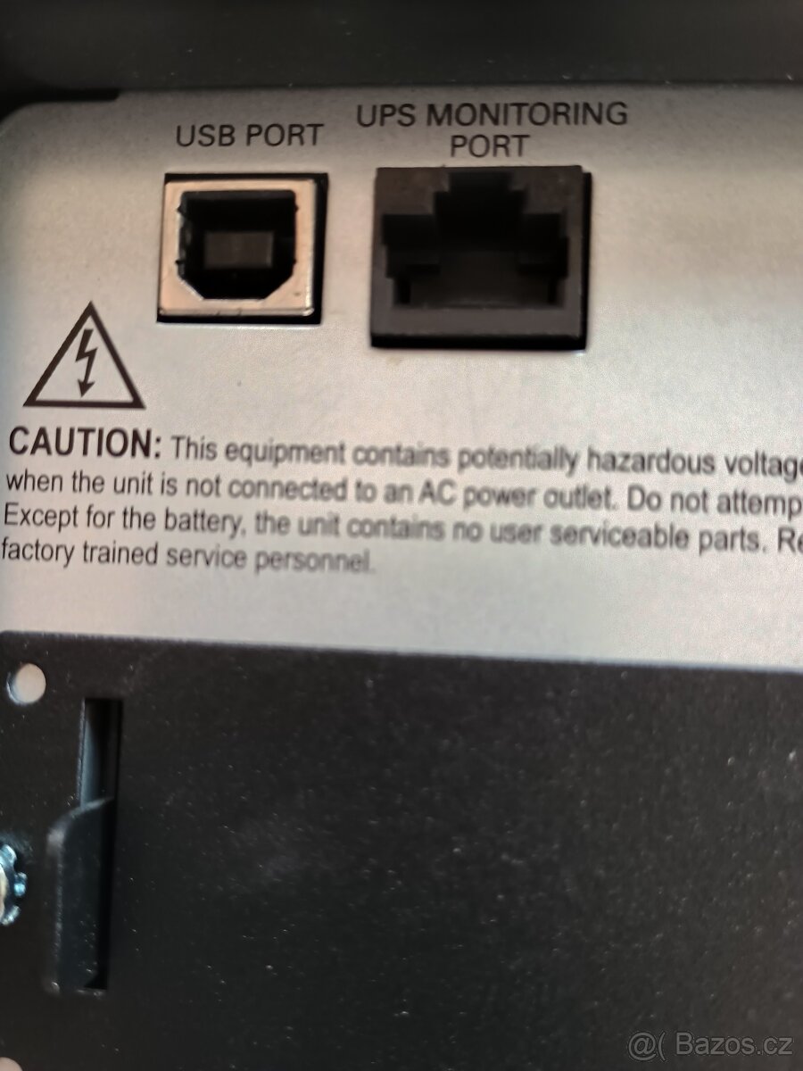 Záložní zdroj APC - 4