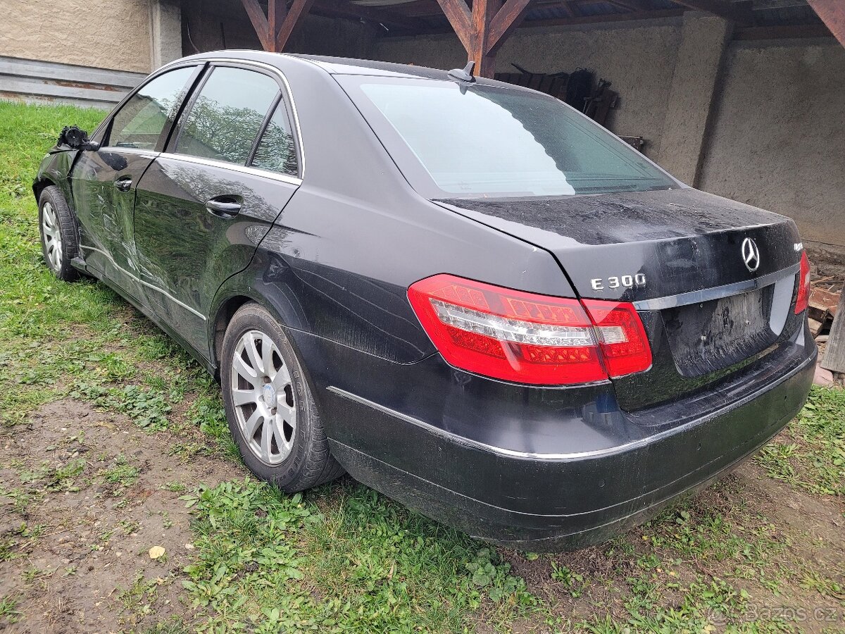 Mercedes E 212 2,2 CDi - 4