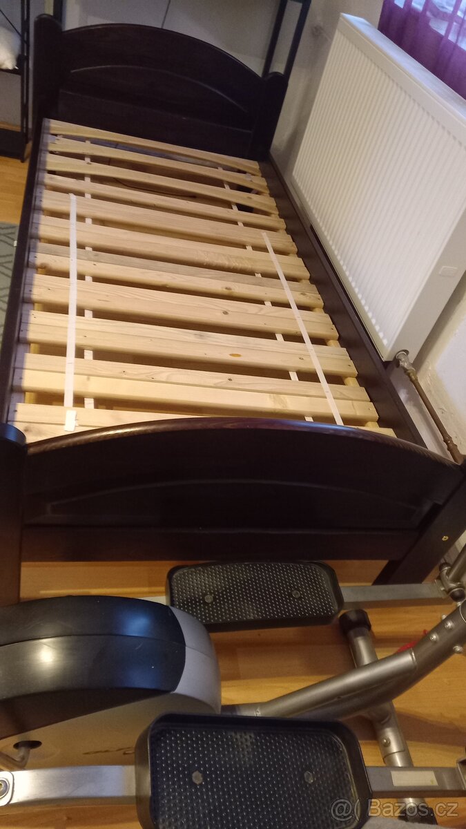 Dřevěná postel - 4