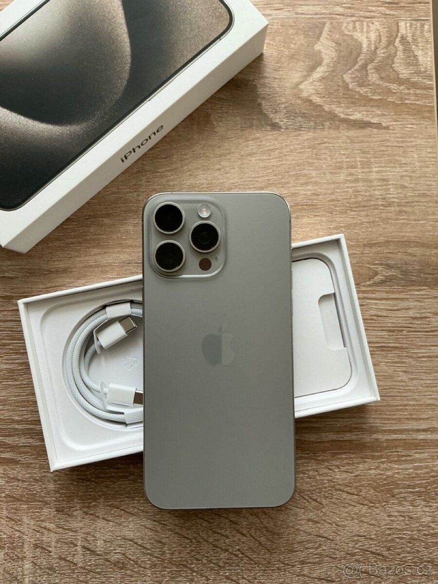 Apple iPhone 15 Pro Max 256 GB - 4