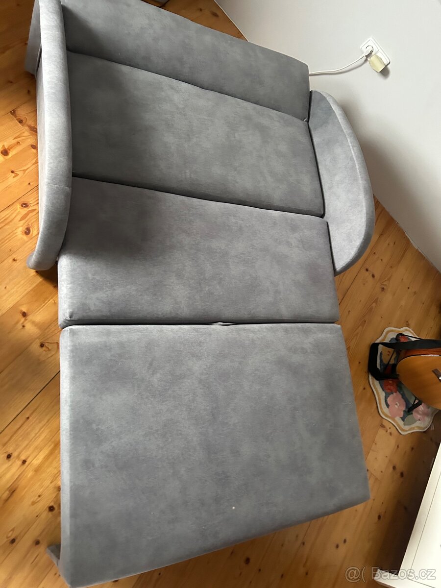 Mini rozkládací gauč s úložným prostorem - 4