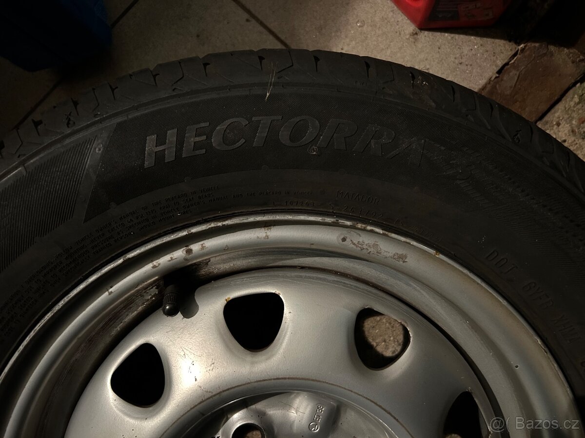 Nové pneumatiky s disky 165/70 R13 - 4