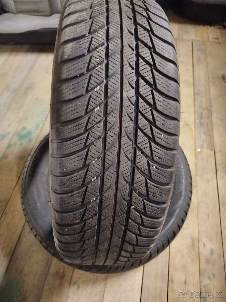 215/65/17 zimní pneu - 4