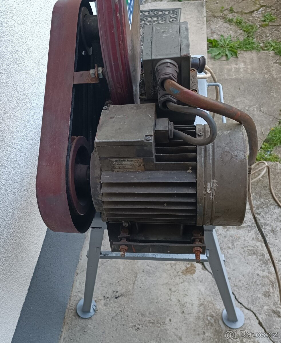 Rozbrušovací pila se stojankem a kotoučem - 4