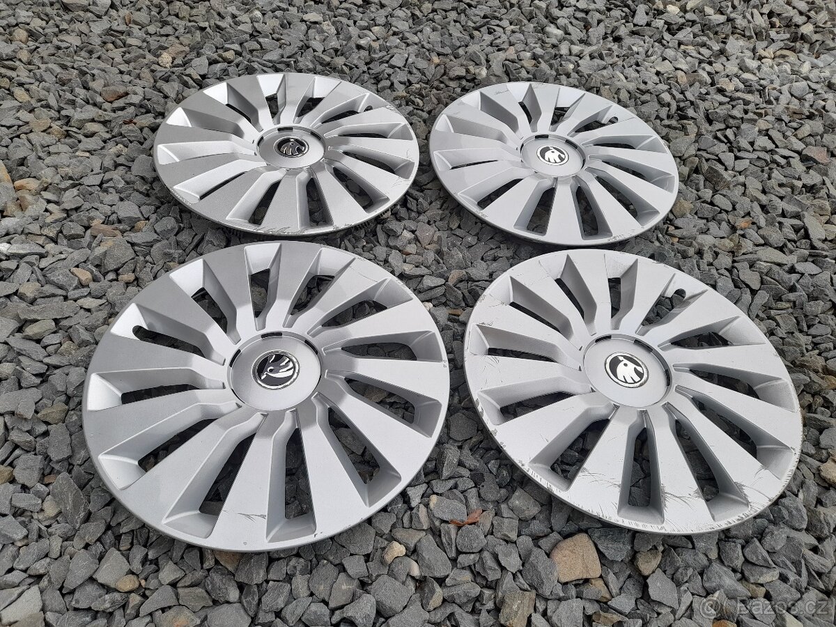 Originál poklice Škoda r 16 - 4