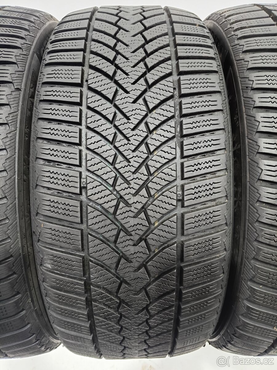 Zimní pneu 225/45/17 Semperit - 4