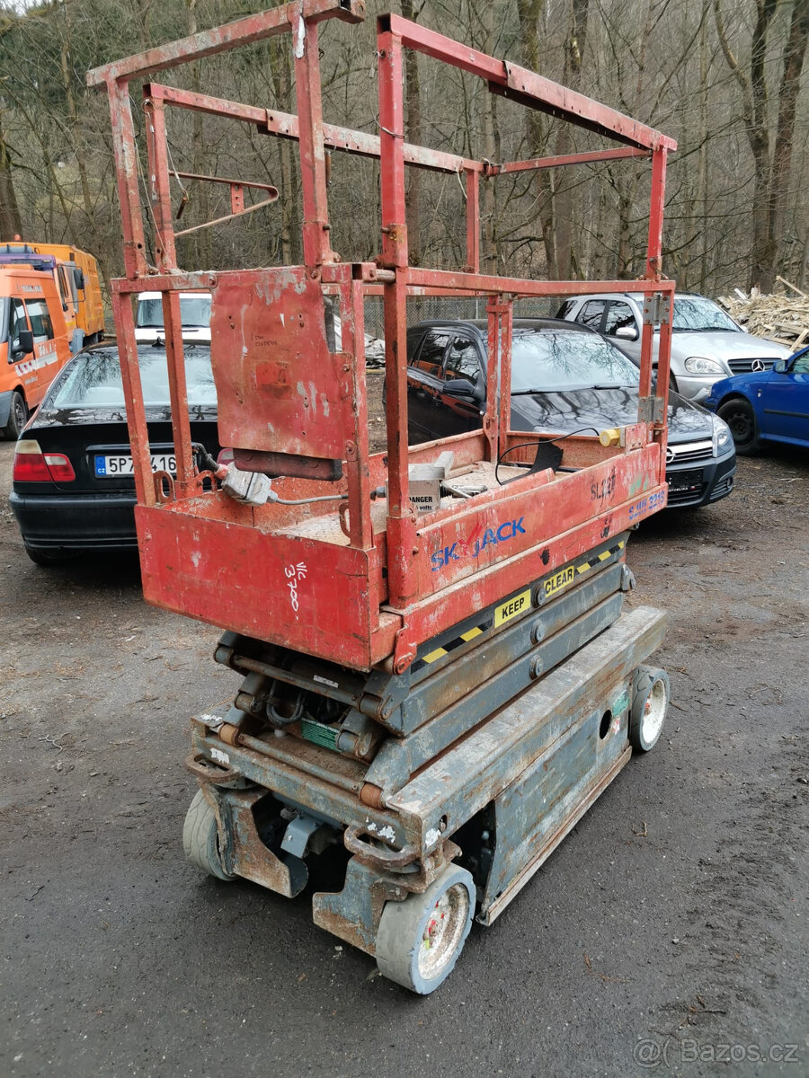 Nůžková zvedací plošina Skyjack 3219 5,8 m Nové baterie - 4