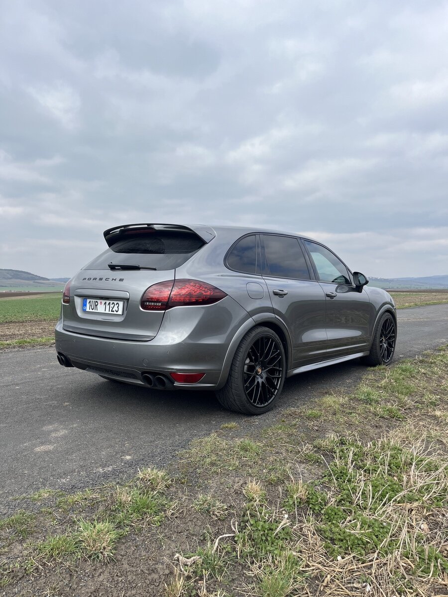 Porsche Cayenne GTS 4.8 420PS - 4