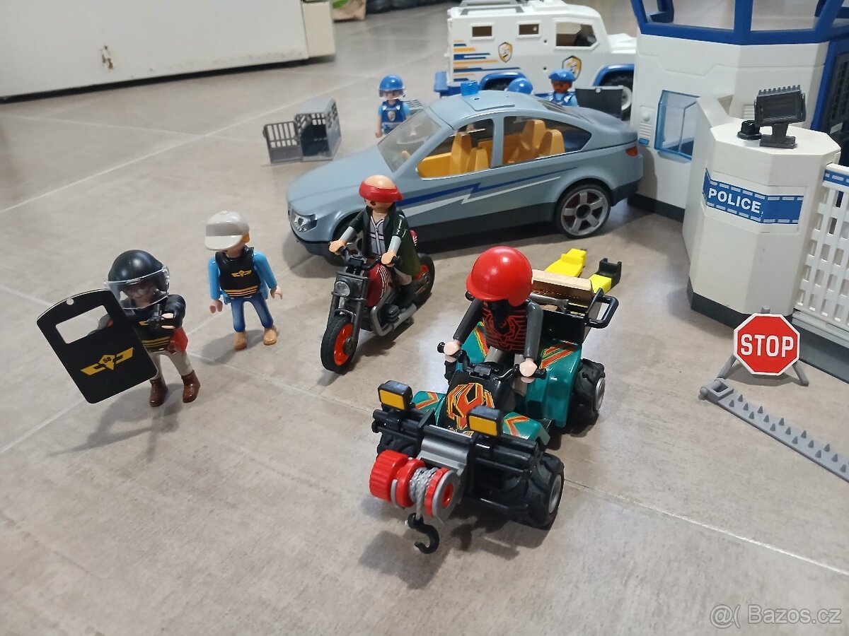 Playmobil Policejní stanice s vězením+2 další policejní sady - 4