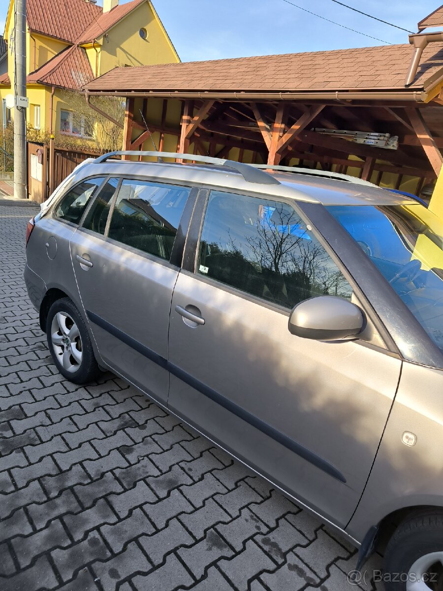 Náhradní díly ze Škoda fabia 2 , 1.4 63kw, 2008, 9202 - 4