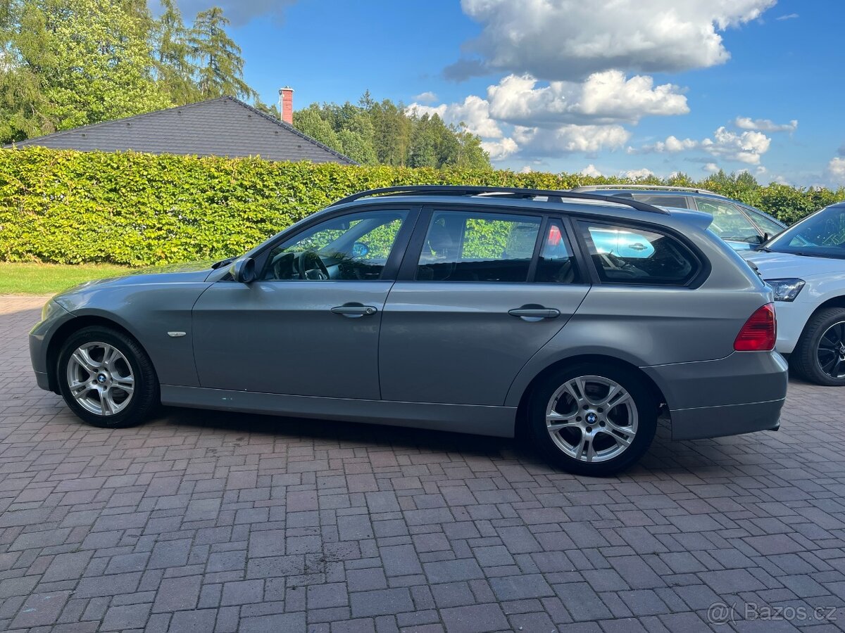 BMW Řada 3, 320i 110kW Navi-Panorama-Serviska - 4