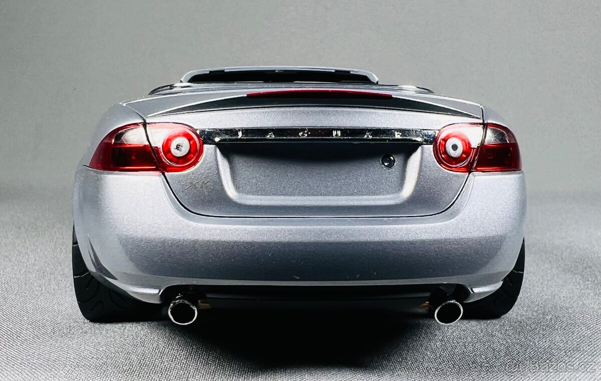 Jaguar XK 2006 1:18 Minichamps - 4