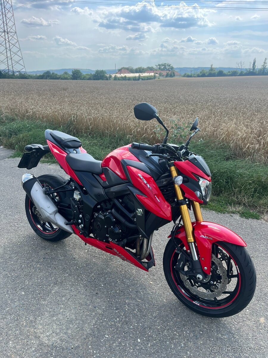 SUZUKI GSX-S750 - 4
