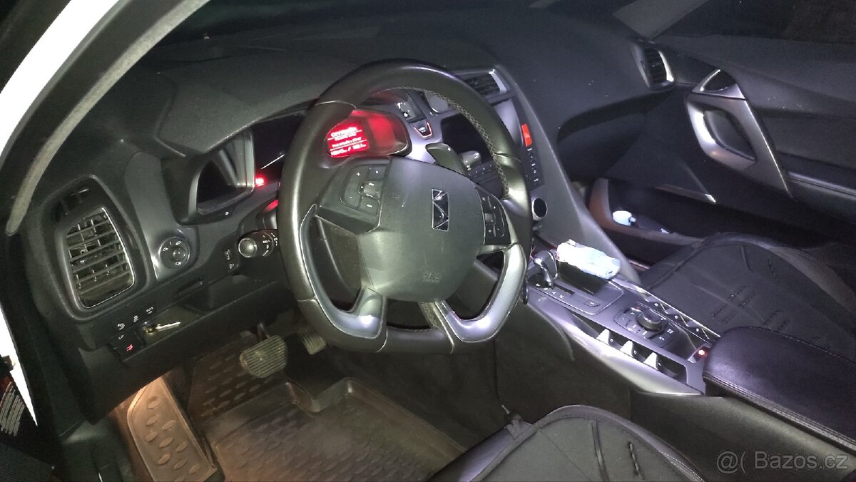 Citroen DS5, 2012, automat, bílá perleť, 150tis., keyless - 4