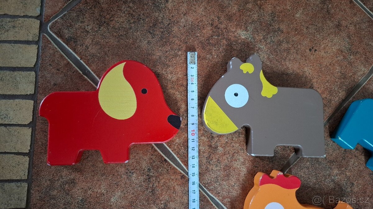 Dřevěný domeček se zvířátky - 4