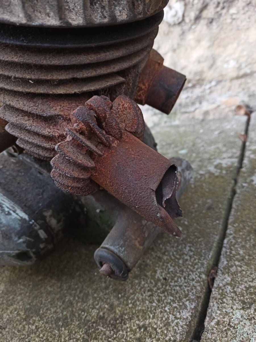 Motor ČZ 250 sport - 4