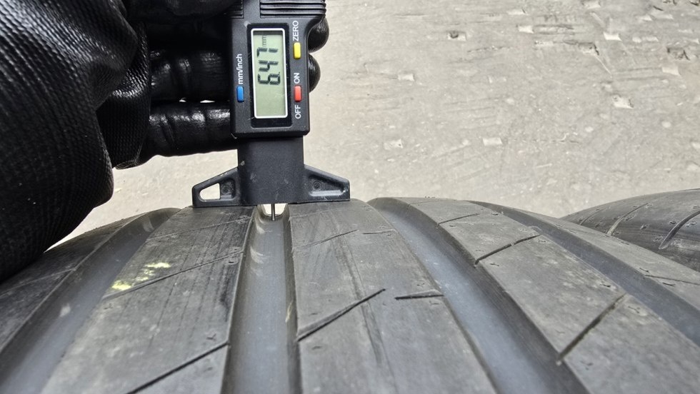 Letní pneu 235/45/20 Good Year - 4