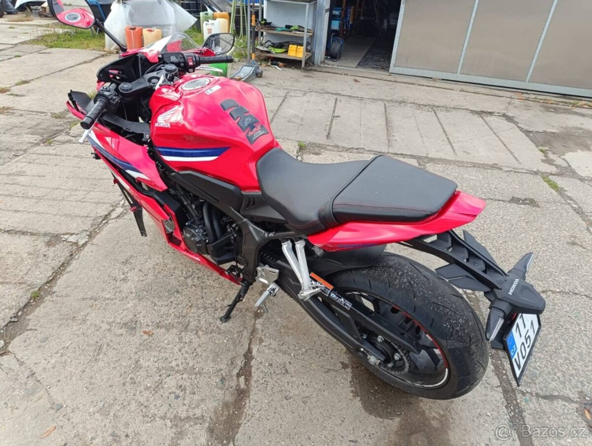 Honda CBR 650 RA - 4